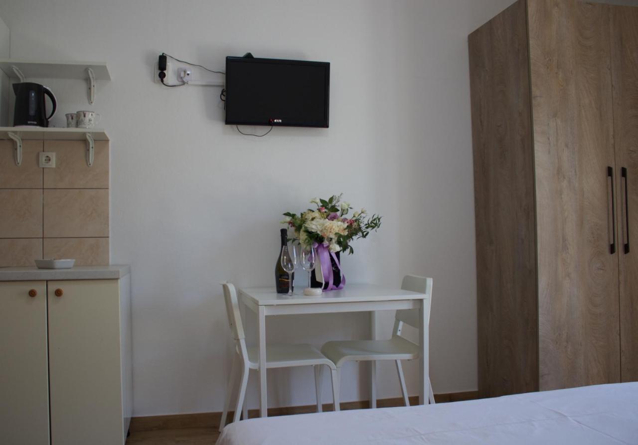 Apartmani Bauk 普契什查 外观 照片