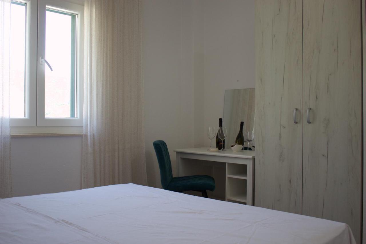 Apartmani Bauk 普契什查 外观 照片