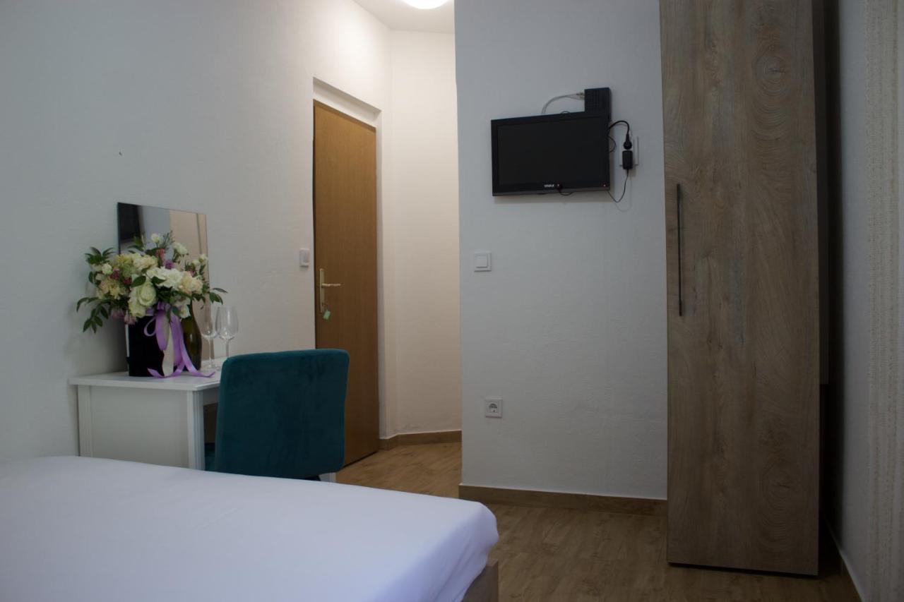 Apartmani Bauk 普契什查 外观 照片